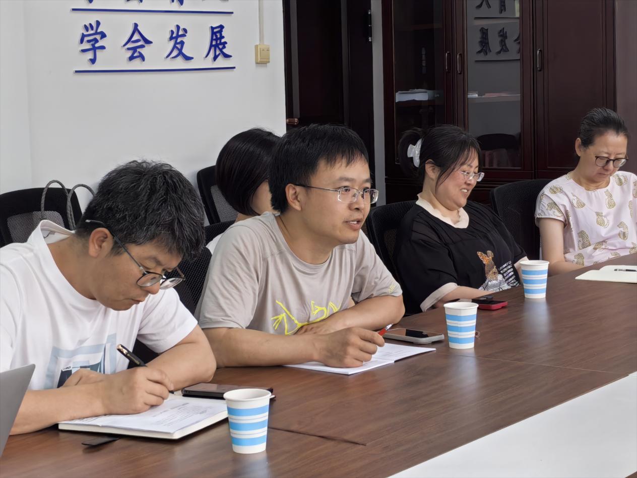 说明: 柳青路遥研究与当代文学学科建设座谈会5